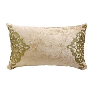 کوسن مستطیلی طرح اطلس مخمل کاراملی چرم طلایی اکلیلی