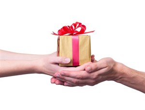 دانلود جدید پاورپوینت آداب و نزاکت هدیه دادن
