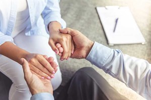 پاورپوینت همیاری خانواده در درمان و بازتوانی بیماری های روانی