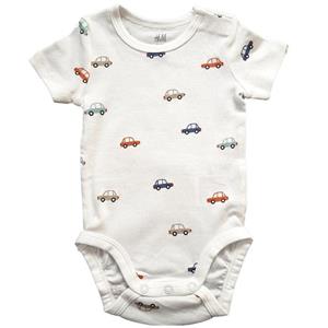 بادی آستین کوتاه نوزادی اچ اند ام طرح ماشین رنگ سفید