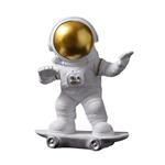 مجسمه مدل فضانورد اسکیت سوار