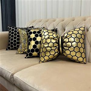 ست کوسن 4عددی طرح شانا مخمل مشکی چرم طلایی