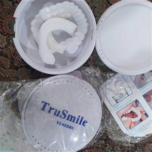 لمینت دندان متحرک شرکتی برند ترو اسمایل 