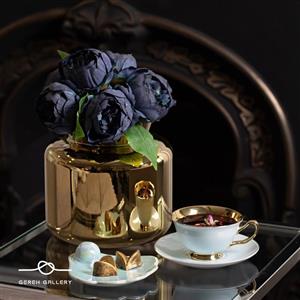 نعلبکی گل سرخی
