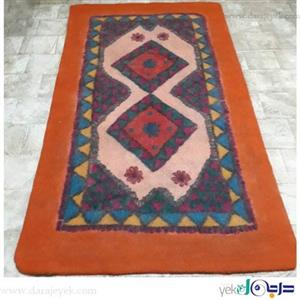 فرش نمدی سنتی رنگ روشن 