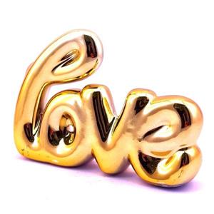 مجسمه سرامیکی لاو طلایی