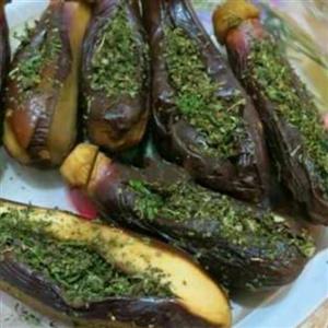 ترشی بادمجان شکم پر بهمراه سبزیجات معطر شمال وسرکه