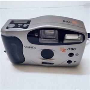 دوربین عکاسی قدیمی یاشیکا ژاپن نوستالژی مدل EZ 700 با کیفیت بینظیر. 