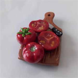 مگنت تخته و گوجه دستساز خمیر ایتالیایی، کیلر خورده