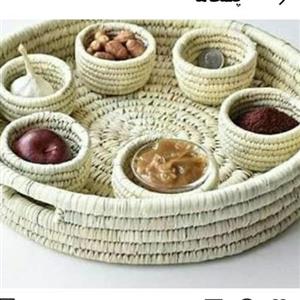 سینی حصیری پذیرایی باشش کاسه به قطر6سانتیمتربافته شده ازنخل خرمابارنگ کرمی وقطر60سانتیمترمناسب برای پذیرایی عصرانه و...