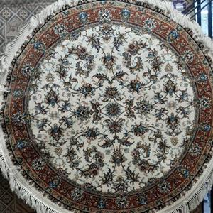 قالیچه دایره گرد افشان کرم کلاسیک 700 شانه 1.5 در 1.5 صددرصد نخ اکریلیک تراکم 2550 باکیفیت بالا