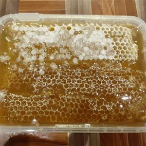 عسل مومدار چندگیاه بهاره کاملا طبیعی(500گرم)