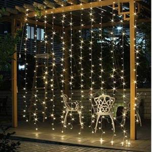 ریسه پرده ای 3 در 2 متری دارای 16 آویز. 