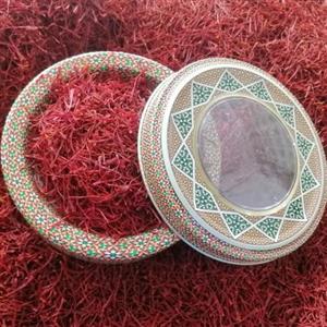 سه عدد زعفران یک مثقالی ممتاز در بسته بندی شیک و زیبا با عیار 110