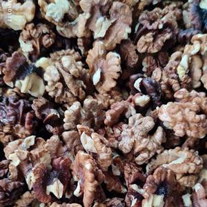 مغز گردو درجه یک فسنجونی (1 کیلویی) روز شکن،محصول سال  1401