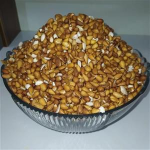 مغز بادام کوهی نمکی و مرطوب(1 کیلو) تضمین کیفیت دارای مقداری لپه