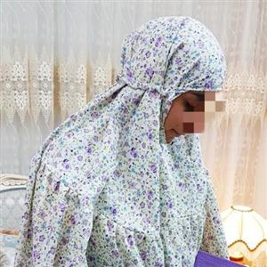 چادر نماز پوشیده بلند