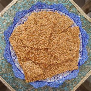سوهان کنجدی سوهان پولکی کنجدی (جعبه نیم کیلویی)