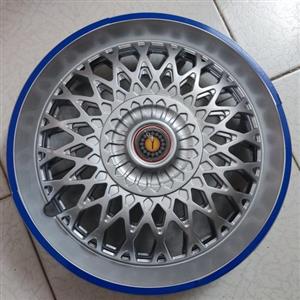 قالپاق مدل BBS  نقره ای رنگ نوار قرمز پراید و تیبا سایز رینگ لاستیک فابریک 13