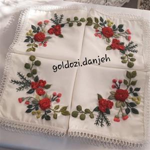 دستمال گلدوزی شده طرح گل رز مناسب برای بوفه دستمال سفره رومیزی