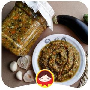 ترشی بادمجان لیته  خانگی در ظرف 550 گرمی