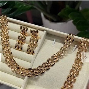 ست زنانه طرح طلا برند zj کد 019