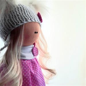 عروسک روسی \nمیکی موسی\n\nقد: 30 سانتی متر\nصورتی شی و زیبا\nهدیه ای مناسب و شیک