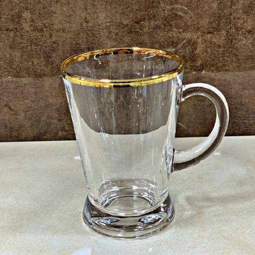 نیم لیوان لب طلایی