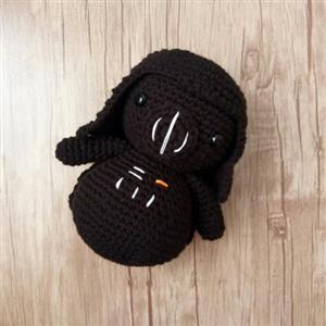 عروسک بافتنی دست باف طرح دارث ویدر Darth Vader جنگ ستارگان ( استاروارز  Star Wars) سفیرباف