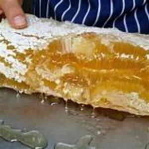 عسل طبیعی آویشن 4کیلویی(عسل  بهاره سبلان سرعین)