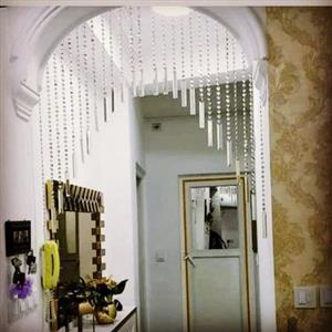 پرده کریستالی با دانه درجه یک شفاف و آویز کاردی  ذکرشده برای یک مترمربع از پرده میباشد