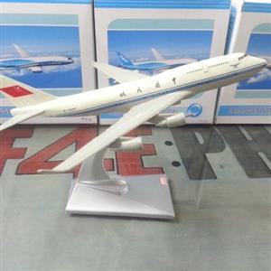 ماکت هواپیما بویینگ 400-747 چین کد 3292
