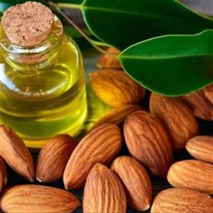 اسانس مایع بادام شیرین خوراکی در بسته 100 گرمی برند آلمانی