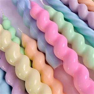 شمع های پیچی رنگی رنگی زیبا مناسب برای شمعدانی های زیبا