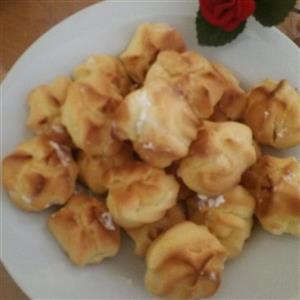شیرینی نان خامه ای