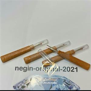 بشکاف چوبی رنگ قهوه ای