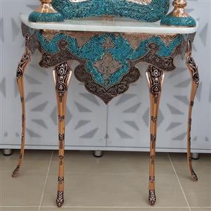 میز کنسول مسی فیروزه کوبی و قلم زنی شده برند پرنسا 
