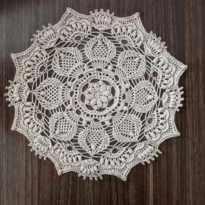 رومیزی قلاب بافی ماندالا مدل سامسارا، قطر 37 سانت، نخ مرسریزه