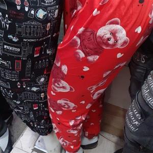 شلوار راحتی زنانه سایز بزرگ شلوار گیاهی زنانه طرح متنوع نرم و لطیف\nخنک مناسب فصل تنخور عالی