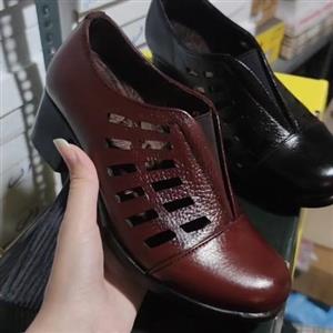 کفش زنانه اداری رسمی روزمره مجلسی راحت و سبک چرم طبیعی گواشیر طرح پنجره