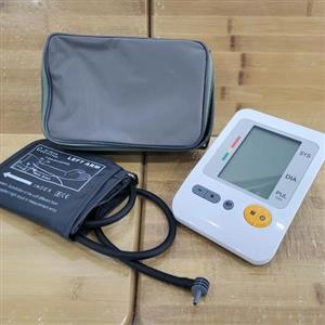 دستگاه فشار خون و ضربان قلب اسمارت پلاس مدل BP-103H، حافظه دار، کیفیت عالی