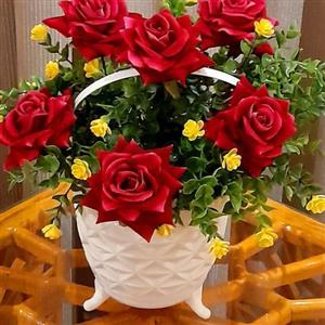 گلدان مصنوعی به همراه گل های رز مخملی زیبا و خیلی قشنگ