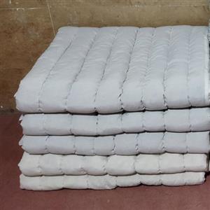 تشک مهمان و مسافرتی پشمی طبی دست دوز یک نفره 2/8کیلویی پارچه متقال سایز1در1/90 تهیه شده از پشم شسته شده گوسفند