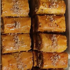 باقلوا گردویی درجه یک خانگی اعلا (1کیلوگرم)