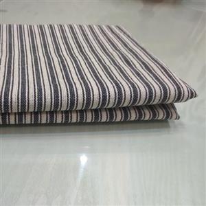 سفره نان سنتی( طرح راه راه سیاه و سفید) لبه دوزی شده/از جنس 100٪ پنبه و نخ