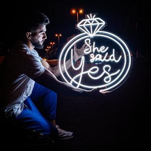 تابلو نئون طرح She said yes