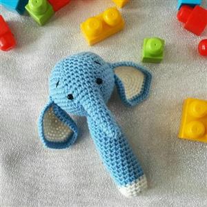 جغجغه طرح فیل دسته دراز و دسته گرد بافتنی در رنگ های آبی و صورتی دو مدل دخترانه و پسرانه