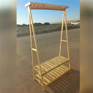 رگال لباس چوبی مدل دوطبقه تاجدار رنگ کرم , جلا خورذه