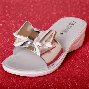 دمپایی دخترانه پاپا3056 نقره ای سایز 26