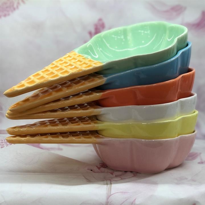 بستنی خوری